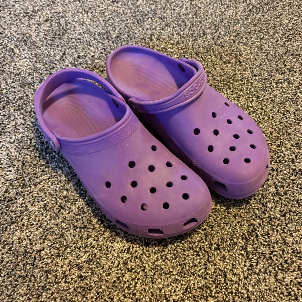 CROCS Men’s Purple Classic Clog with Heel Strap Size 13
